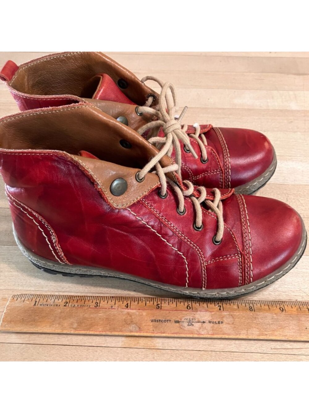 V Italia Womens Burnished Leather Poland Ankle Boots Size 36 EU 6 US Red AN EXC - Picture 8 of 13
